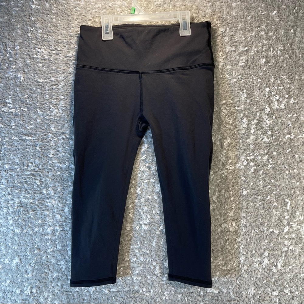Lululemon Crop Leggings Women's Small Cropped‎ Logo Black